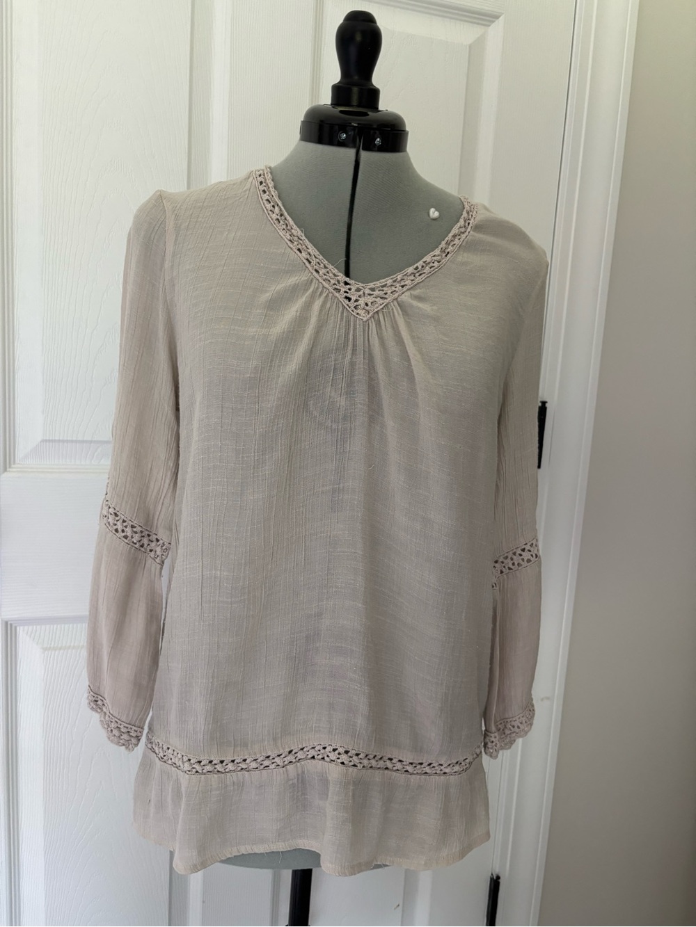 new directions Light Taupe Crochet Trim V‑Neck Tunic 0287